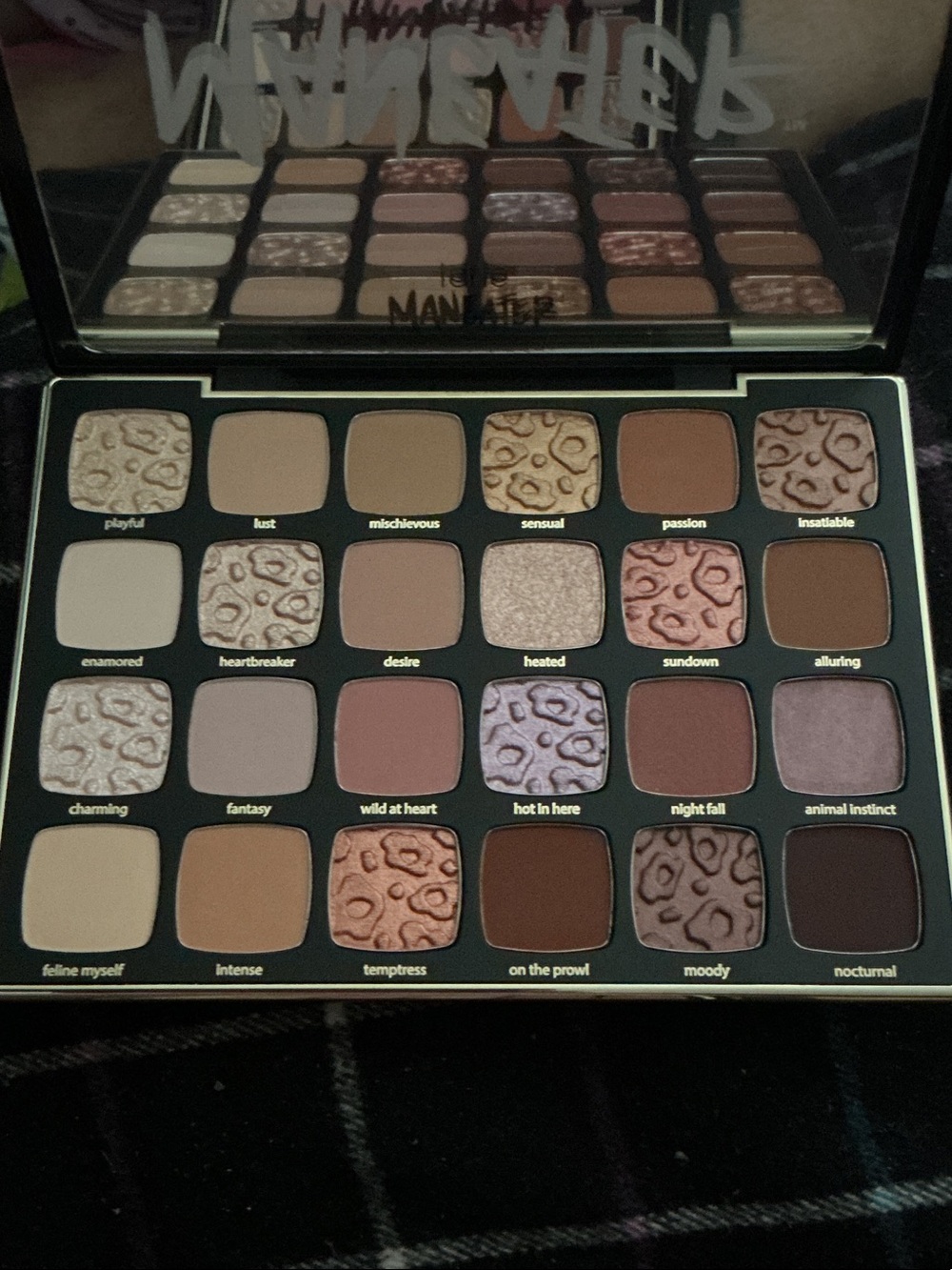 Tarte Maneater Eyeshadow Palette - Neutral, Pink, Plum & Gold Shades - Picture 2 of 9